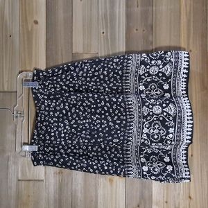 EUC We Too Skirt Size 5 Juniors